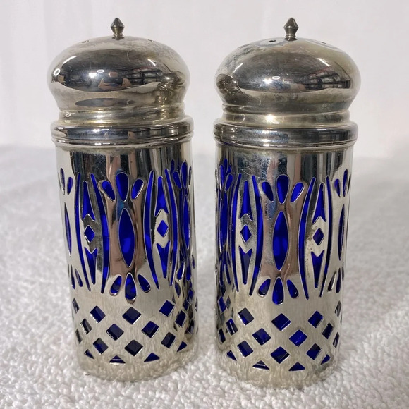 Vintage Avon Silver Plated Royal Sapphire Salt  & Pepper Shakers - Picture 4 of 10
